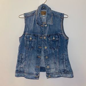 American Eagle Outfitters Denim Vest in size S/P